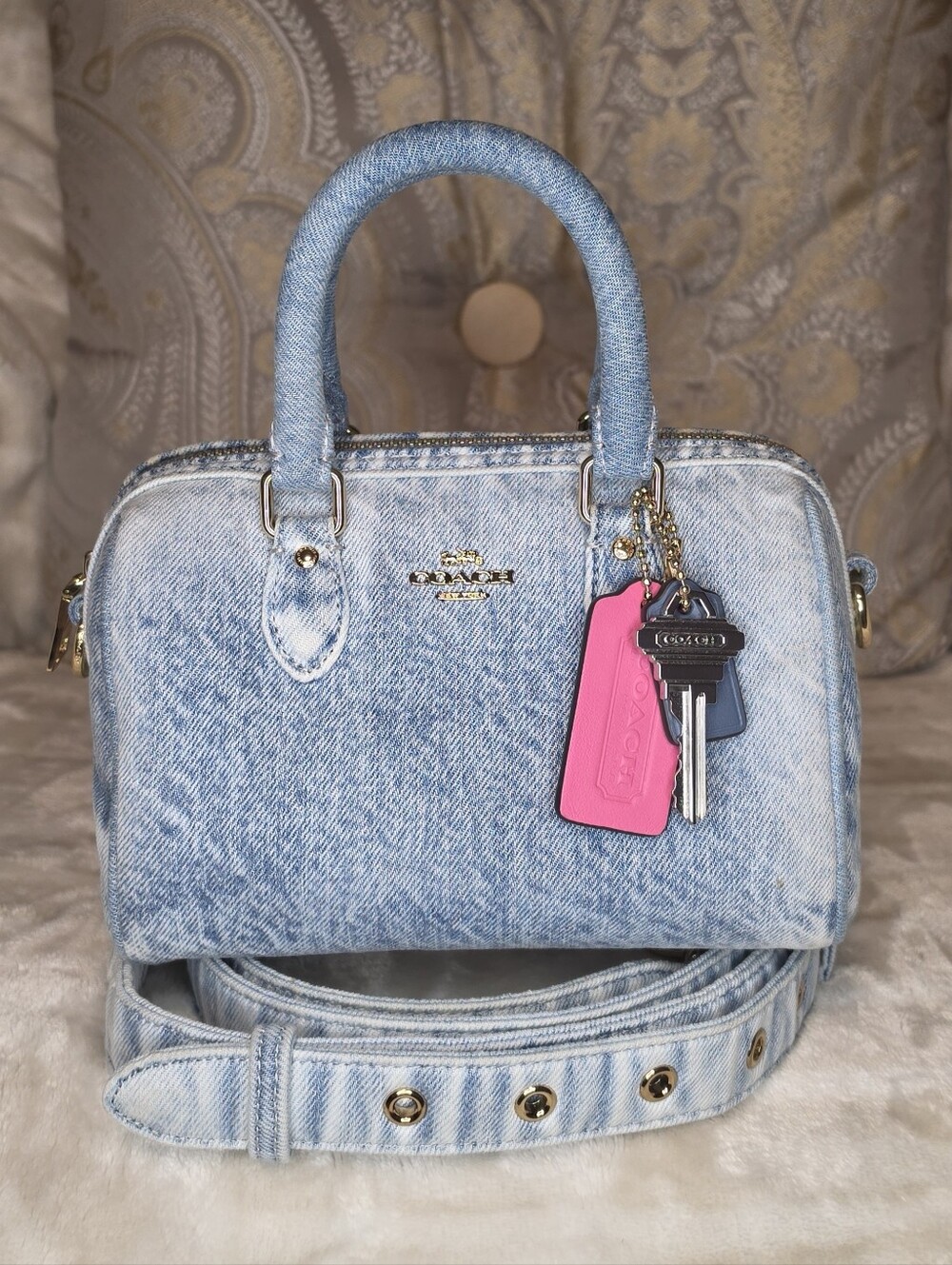 COACH MINI ROWAN LOVED DENIM CROSSBODY W CHARMS (CDY30)